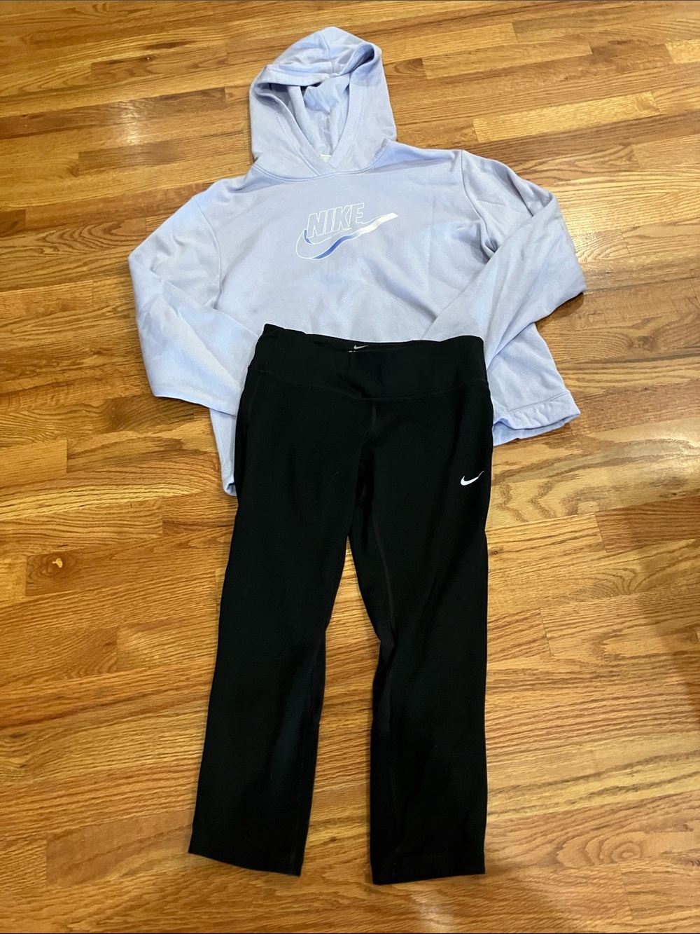 Nike Women’s Black Running Capri with Lavender Hoodie Sz S EUC